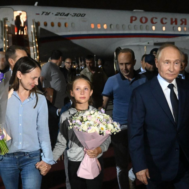 Ana Dulceva, Sofia Dulceva i Vladimir Putin u Moskvi