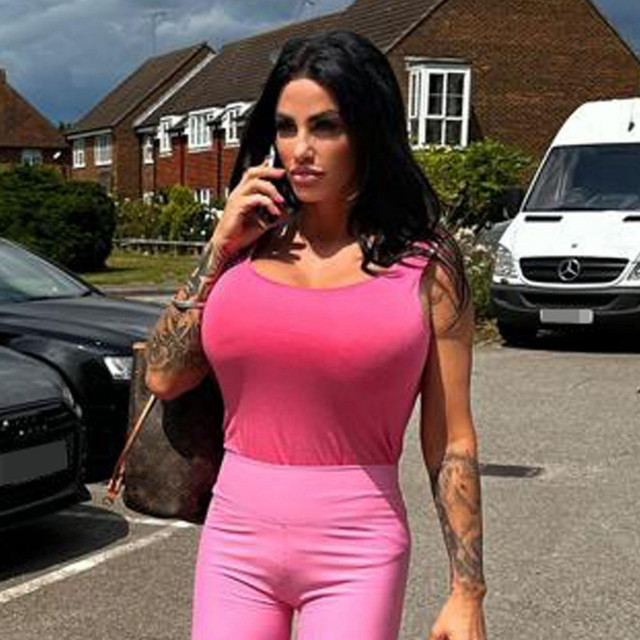 Katie Price prati Barbie trend