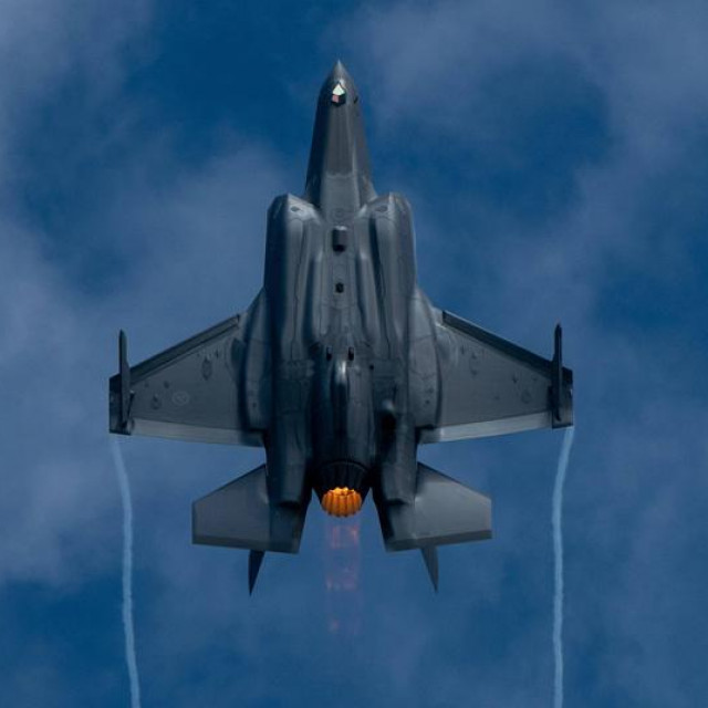 Borbeni avion F-35 Lightning II