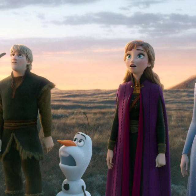 FROZEN II, (aka FROZEN 2), from left: Sven, Kristoff (voice: Jonathan Groff), Olaf (voice: Josh Gad), Anna (voice: Kristen Bell), Elsa (voice: Idina Menzel), 2019. ? Walt Disney Studios Motion Pictures/courtesy Everett Collection