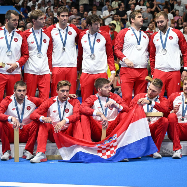 Hrvatski vaterpolisti sa srebrnim medaljama