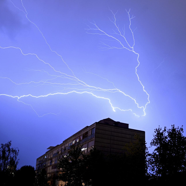 Grmljavinsko nevrijeme iznad Zagreba (ilustracija)