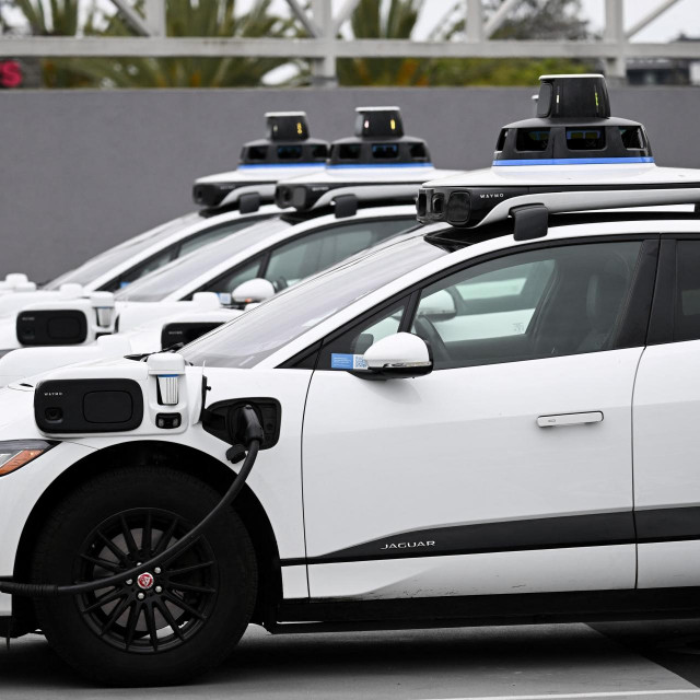 Waymo autonomno vozilo