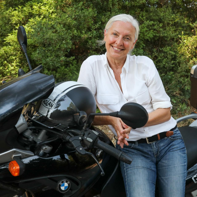 Dušica Radojčić vozi BMW GS