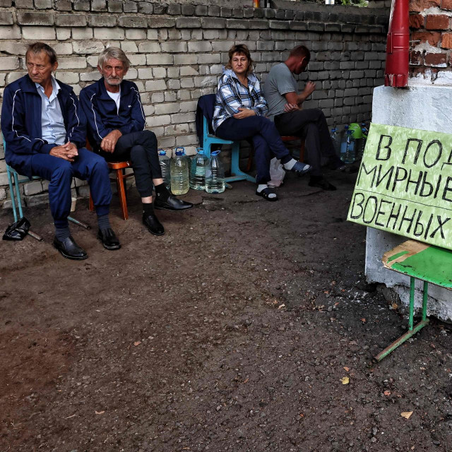 Ruski civili koji su ostali u Sudži nakon što su Ukrajinci upali u regiju Kursk