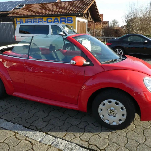 Rabljeni VW New Beetle iz 2003. godine