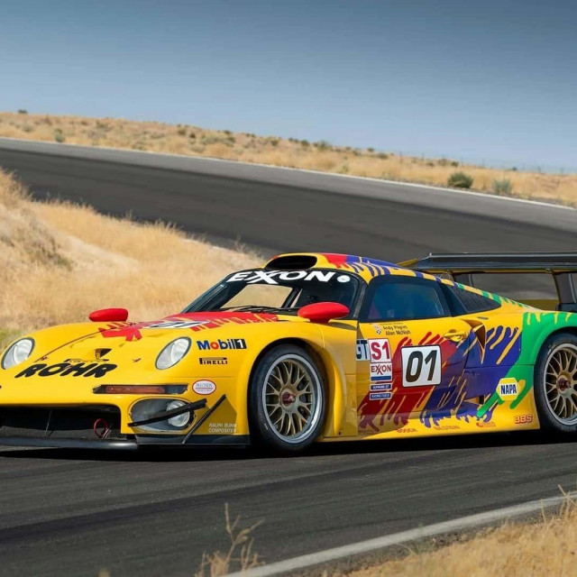 Porsche 911 GT1 Rennversion
 