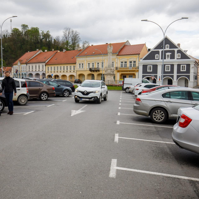  Trg Svetog Trojstva u Požegi 