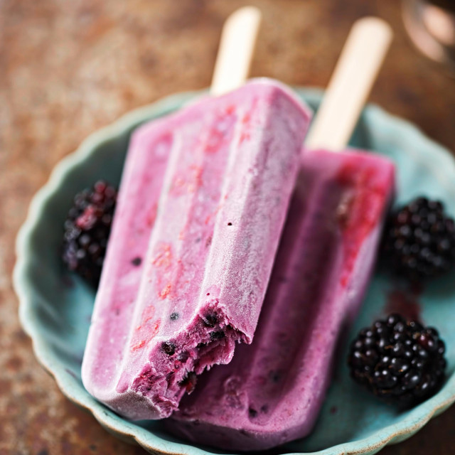 Blackberry ice cream popsicles