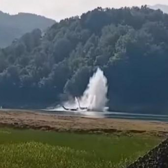 Trenutak pada helikoptera u Jablanačko jezero