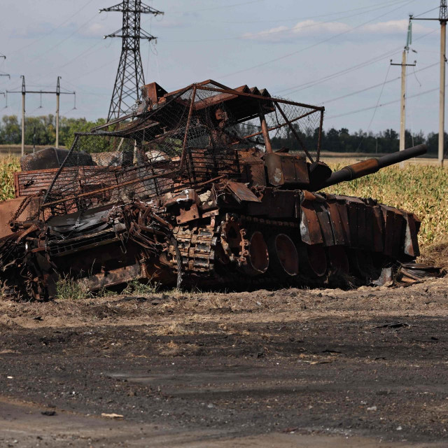 Uništeni ruski tenk u oblasti Kursk