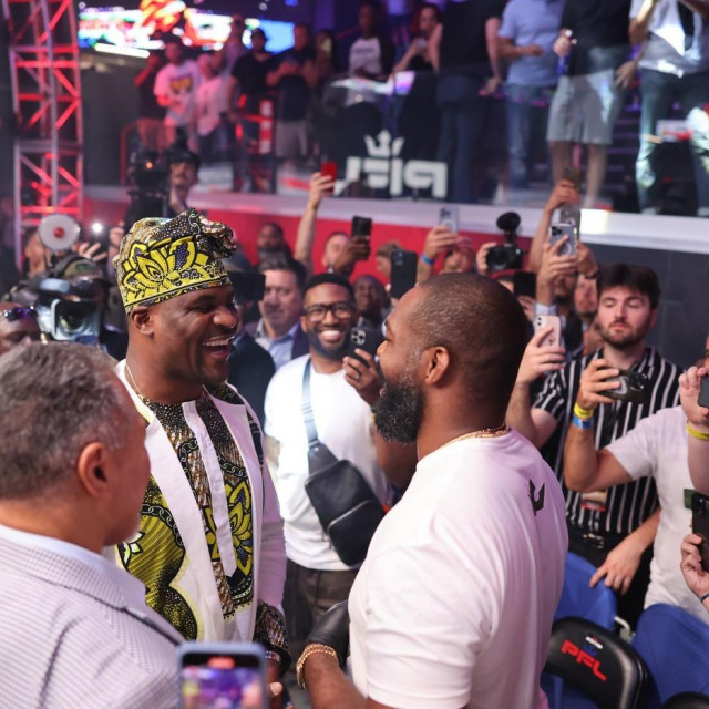 Francis Ngannou i Jon Jones