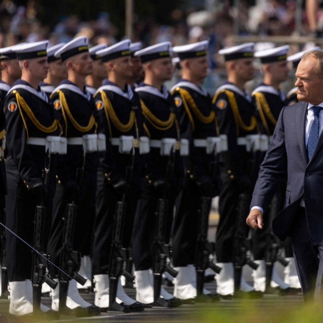 Donald Tusk i počasna garda