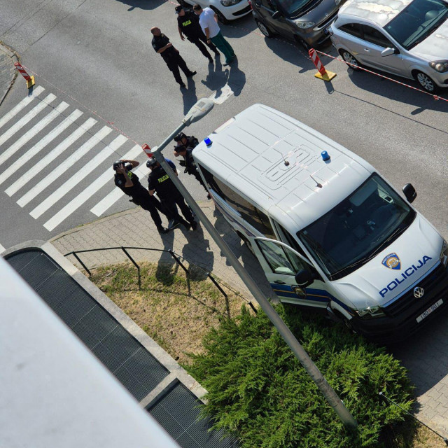 Trenutak dolaska Interventne policije na Rebro