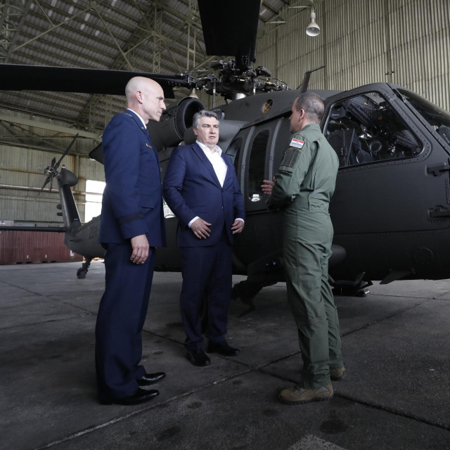 Predsjednik Zoran Milanović sudjelovao je u preuzimanju helikoptera UH60M Black Hawk