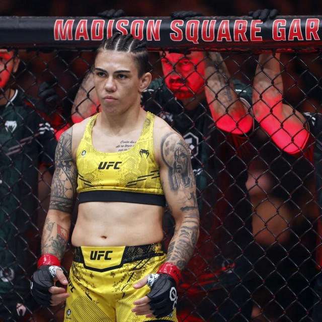 Jessica Andrade i njen bivši trener Gilliard Parana (u sredini iza Andrade)