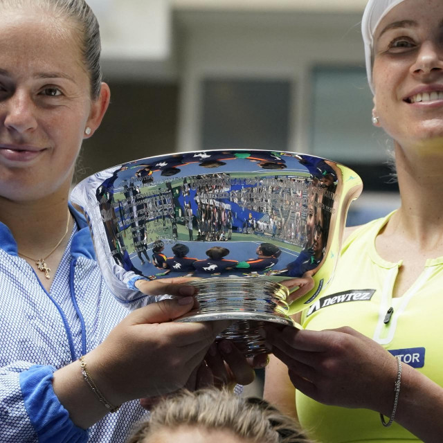 Jelena Ostapenko i Ljudmila Kičenok