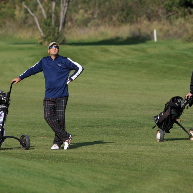 Na fotografiji: Bojan Križaj (desno), strastveni golfer, u društvu našeg proslavljenog nogometnog vratara Dražena Ladića