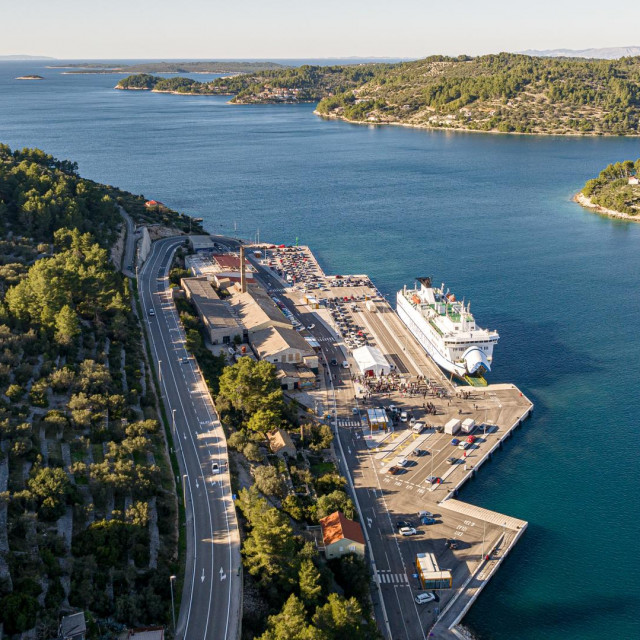 Pomorsko-putnički terminal Vela Luka