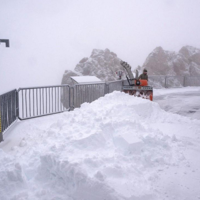 Snijeg na Zugspitzeu