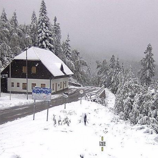 Pavličev vrh, alpski prijelaz između Slovenije i Austrije