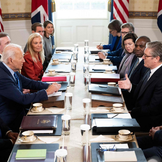 Joe Biden i Keir Starmer