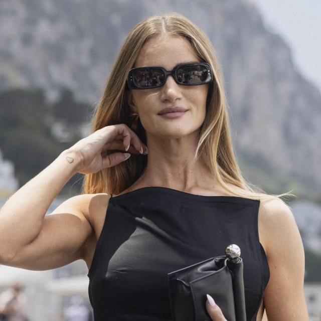 Rosie Huntington-Whiteley je face frame pramenove zavoljela već ljetos