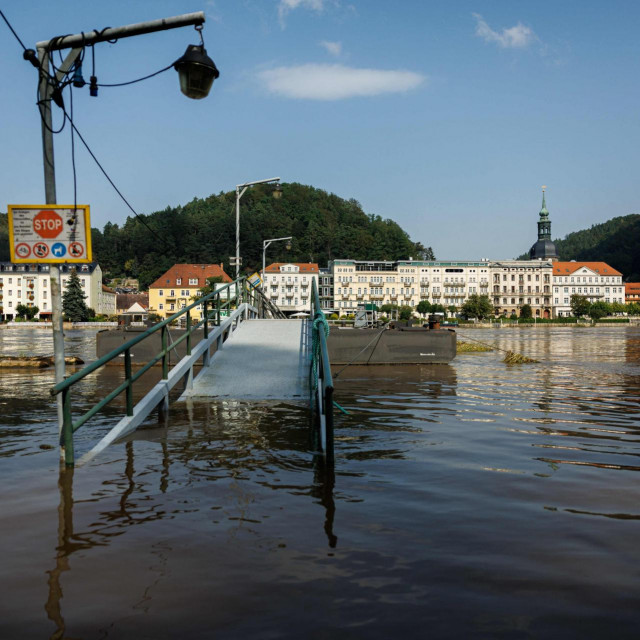 Poplavljena rijeka Laba, Bad Schandau