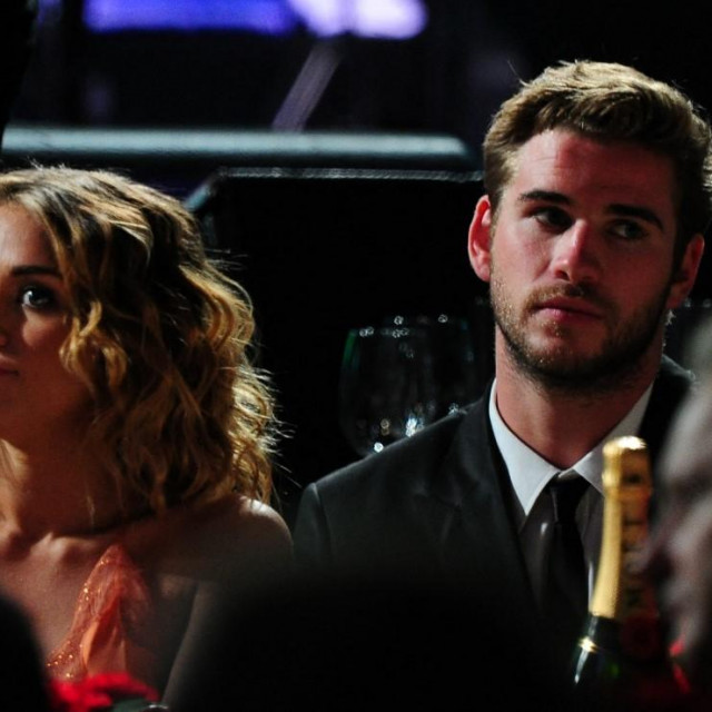 Miley Cyrus i Liam Hemsworth 2012. godine