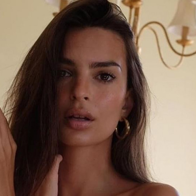 Emily Ratajkowski