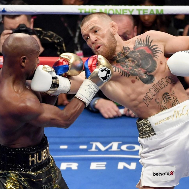 Conor McGregor v Floyd Mayweather