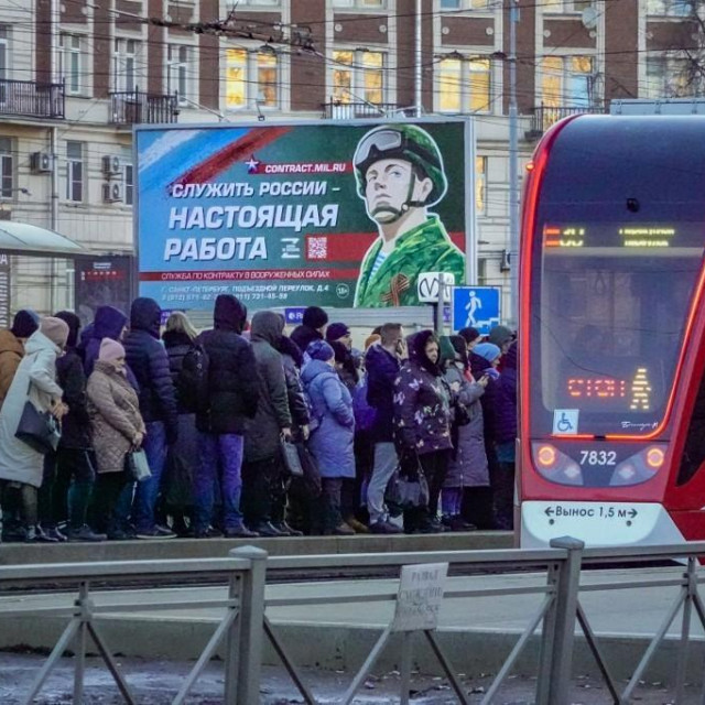 Plakat koji poziva u vojnu službu u Sankt Peterburgu