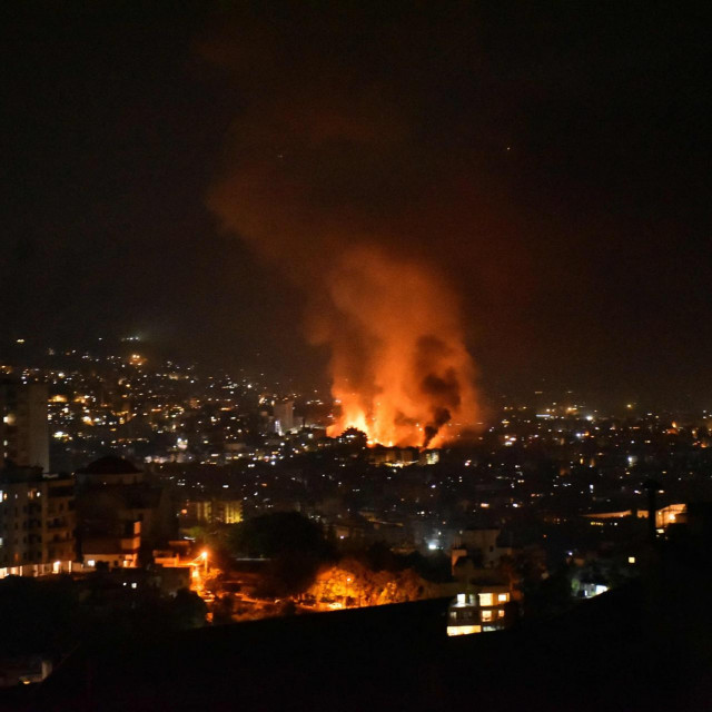 Dim se diže iznad predgrađa Bejruta