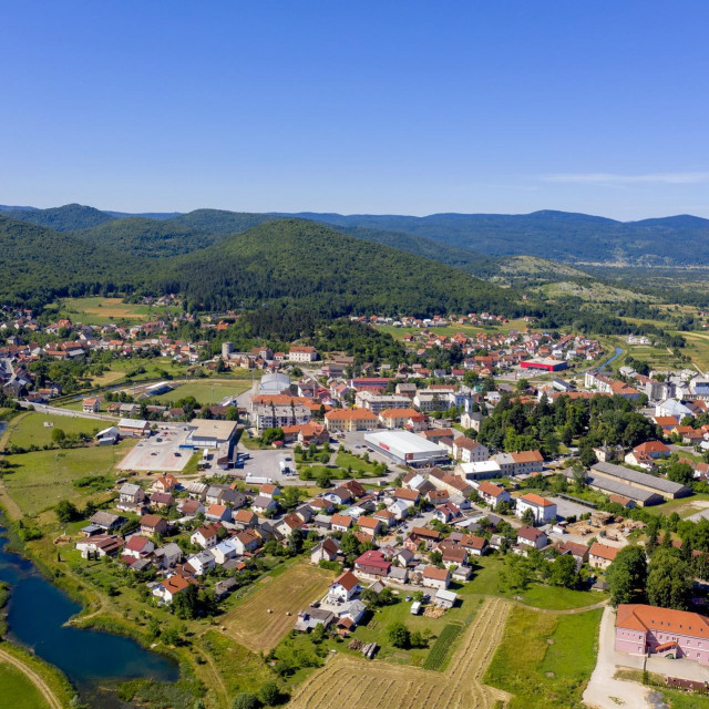 Provode s brojni projekti za unapređenje kvalitete života stanovnika, kao i poslovnog okruženja