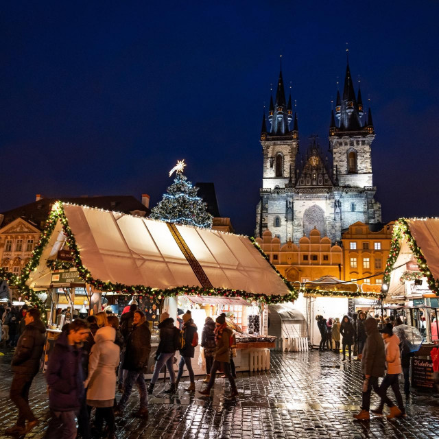 Starogradski trg, najstariji i najznačajniji trg u povijesnoj jezgri Praga