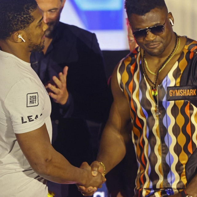 Anthony Joshua i Francis Ngannou