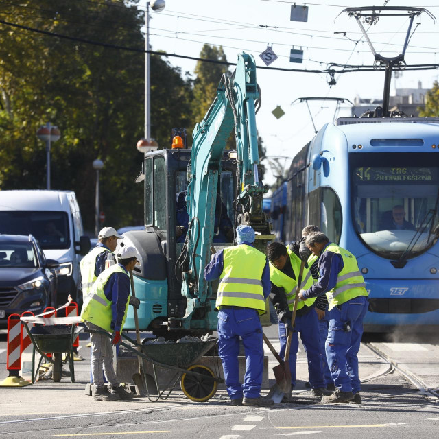 Početak radova na sanaciji tramvajskog kolosijeka na raskrižju Ulice grada Vukovara i Savske ceste