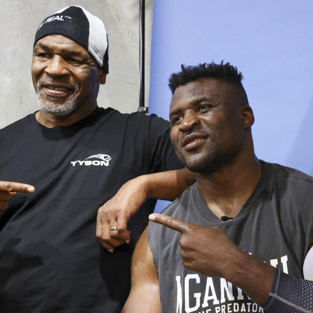 Mike Tyson i Francis Ngannou