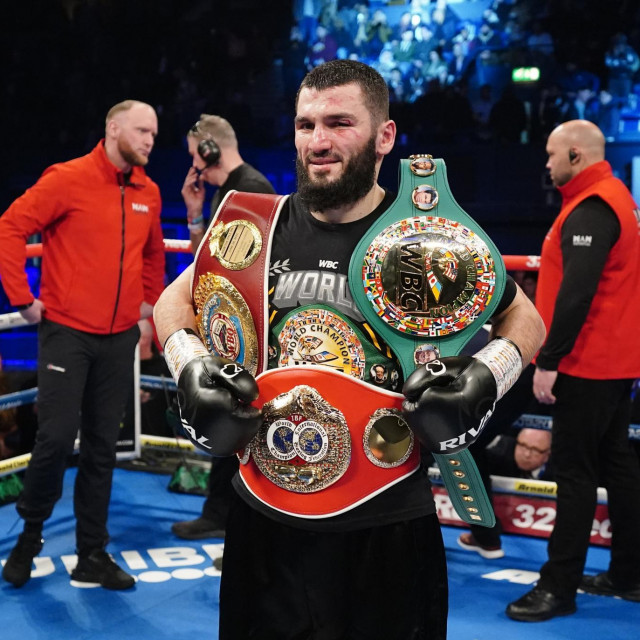 Artur Beterbiev 