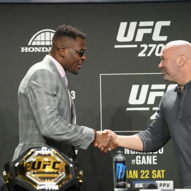 Francis Ngannou (lijevo) i Dana White (desno)