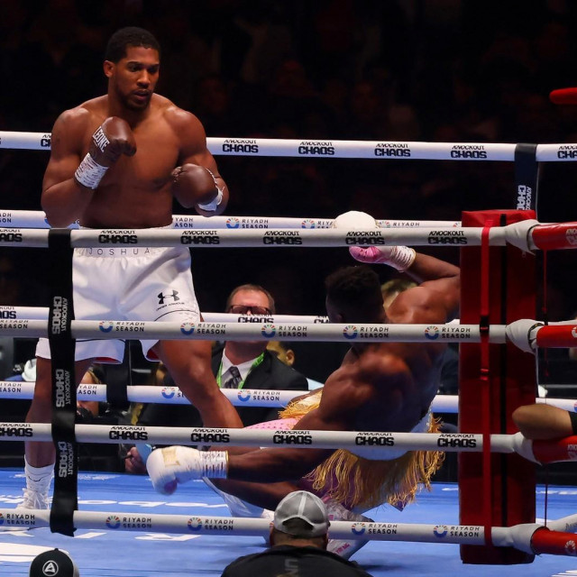 Anthony Joshua vs. Francis Ngannou 