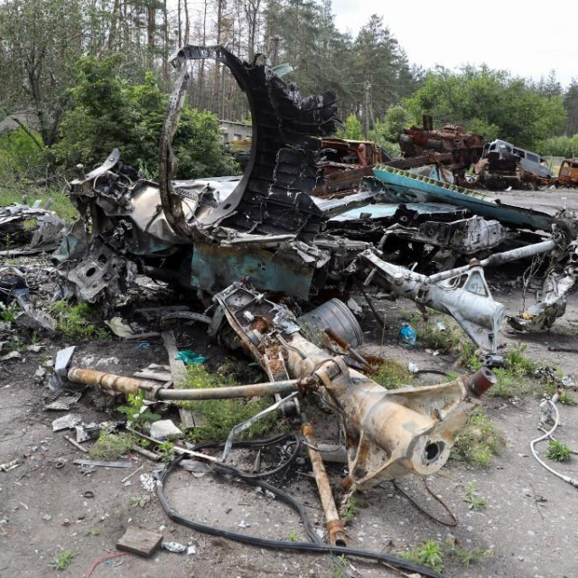 Ostaci srušenog borbenog zrakoplova Suhoj Su-34/Arhivska fotografija