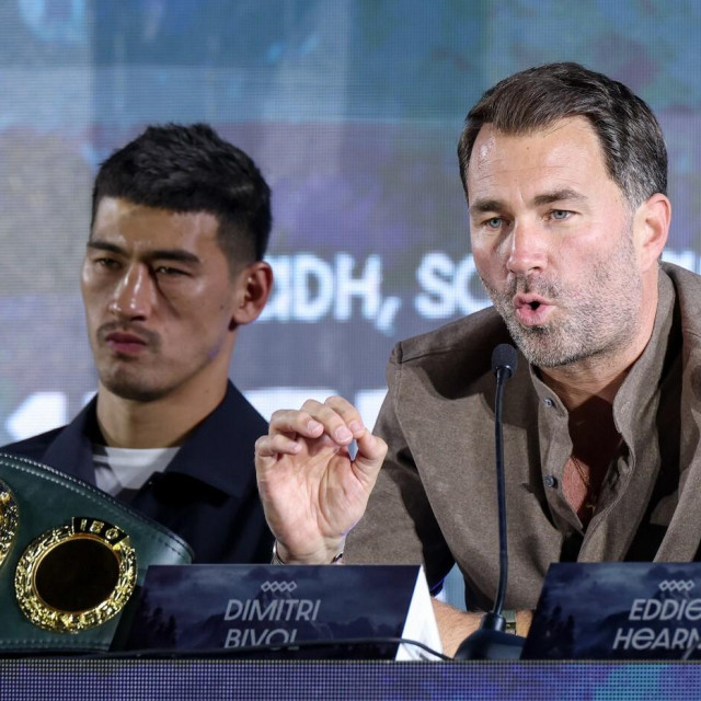 Dmitri Bivol i Eddie Hearn