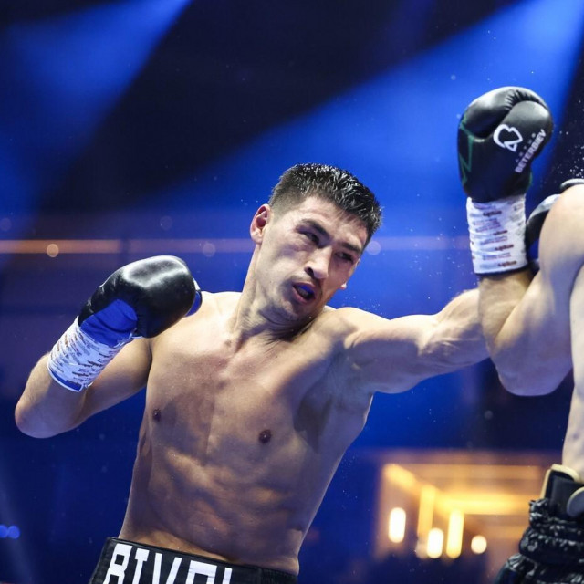 Dmitry Bivol (lijevo) i Artur Beterbiev (desno)