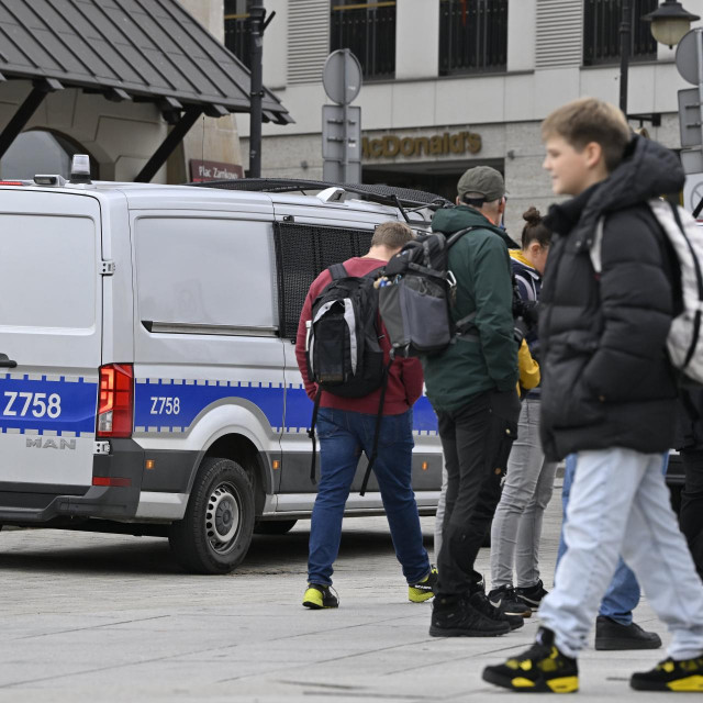 Jako policijsko osiguranje na ulicama Varšave