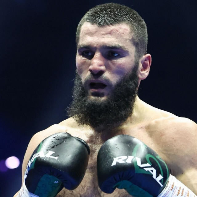 Artur Beterbiev