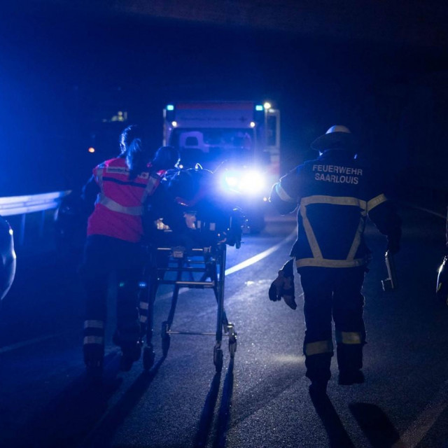 Policija vatrogasci njemačka prometna nesreća