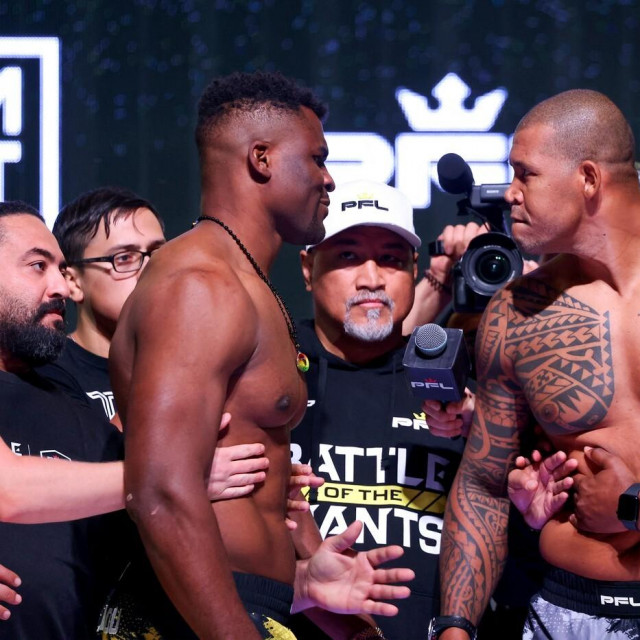 Francis Ngannou (lijevo) i Renan Ferreira (desno)