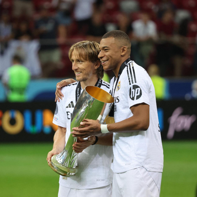 Luka Modrić i Kylian Mbappe