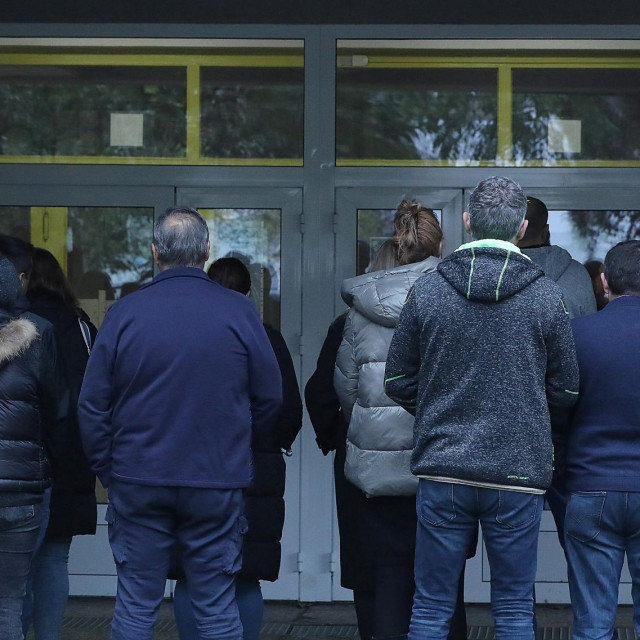 Probleme su trebale riješiti institucije. Neslanje djece u školu nije rješenje